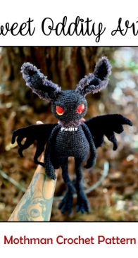 Sweet Oddity Art - Carolyne Brodie - Mothman