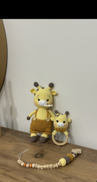 Amigurumi giraffe doll set
