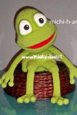 Michaela Harder-Baumann - Hand puppet frog -German