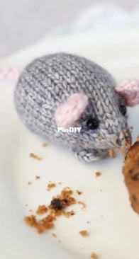 The Tiny Mouse by Ngoc Vu - Cheryx Knit a Dream - Free