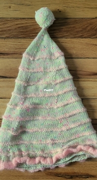 Chapeau de fête (Birthday Hat) by Juliette Desrosiers-English, Frenh-Free
