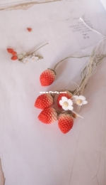 Crochet strawberries