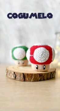 Crocheniacs - Bianca Santos - Mushroom - Cogumelo - Portuguese