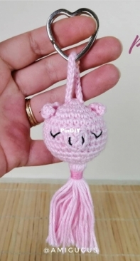 Amigugus - Ana Fouto - Pig Tassel - English and Portuguese Free