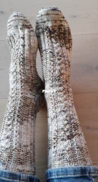 Dillerbse - Magrat Knoblauch (Magrat Garlick) Socks by Kathleen Lyane - English, German - Free