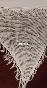 Knitted shawl