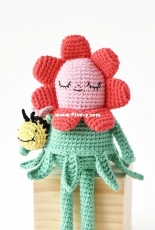 Tiny Curl Shop - Kristina Turner - Flower Gal and Bee - Free