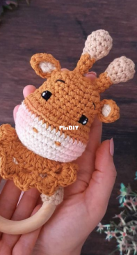 Vivir Vintage - Karla Evangelina Kopaitich - Giraffe rattle - Sonajero jirafa - English and Spanish - Free
