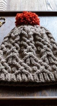 Into the Wild Beanie by Norman Schwarze-Free