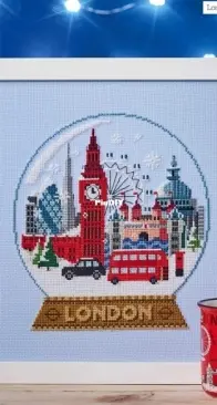 London Snow Globe by Emma Congdon from The World of Cross Stitching 353 PCS + XSD