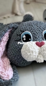 Clouds By Iris - Klyut Irina - Bunny Rug / Pillow - Háčkovaný kobereček Zajíček - Czech - Translated