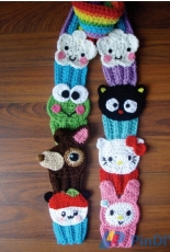 Lisa Casillas - Hello Kitty and Friends Cupcake Scarf