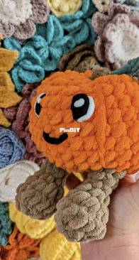 Yarnsmiths - ArtyMiss Crafts - Lisa Hood - Patch the Pumpkin - Free