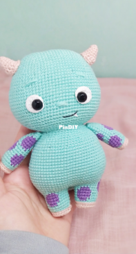 Tulip Yarn Crafts - Ines Abad - Sulley the monster
