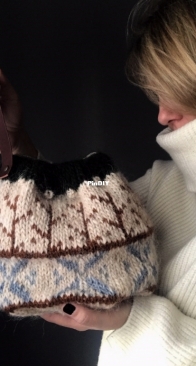 Snowy Bag by Arantxa Casado - English