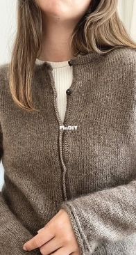 My Dream Cardigan by Wool and Beyond - English, Swedish