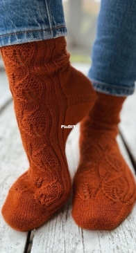 Mabon: socks with leaves - Makoshi (Anna Vinnichek) - Russian