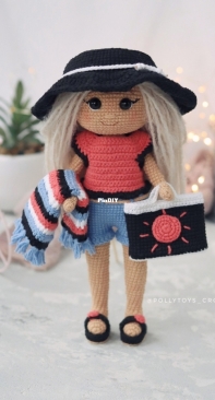 Polly Toys Crochet - Dasha Lobacheva - Doll Carrie