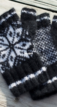 Grace Handwarmers by Claudia Quintanilla - EweKnit Toronto  - English
