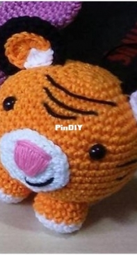 Unknown Designer - Tiger - Tigre Bola - Portuguese - Free