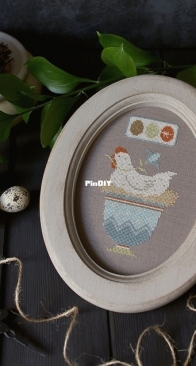 The Bluebird Needleworks - Easter Chicken by Ivita Prasolova