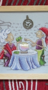 Sweet Annet -- Lively Grannies are telling fortunes