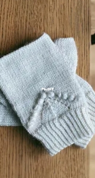 Perendale Mitts by Annabel Williams - Free