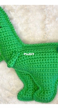 Spin a Yarn Crochet - Jillian Hewitt - Tyrannosaurus Rex - Free