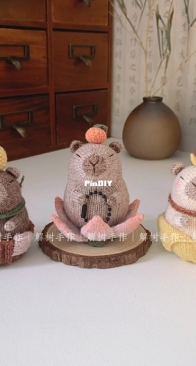 Xie Shu - Leisurely Capybara