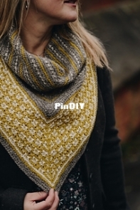 Mosaic Cowl by Justyna Lorkowska