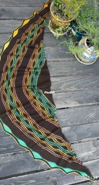 Sandy Beach Shawlette by Lyudmila Aksenik - English and Russian