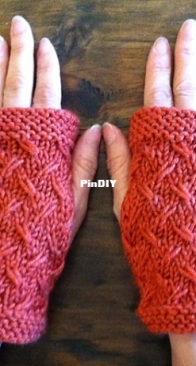 Wild Oats Fingerless Mitts by Karen Clements - Free