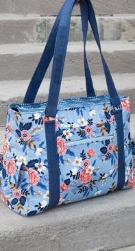 Sew Sweetness - Sloan Travel Bag - English