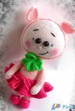 Bonnie dressed pig from Hawa Ünlü