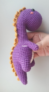 Diplodocus by Crochêeeu - Bruna Nascimento