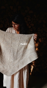 Wildwood shawl by Melody Hoffmann - English
