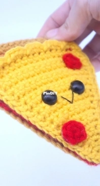 Stringy Ding Ding - Olive - Pizza Amigurumi - Free
