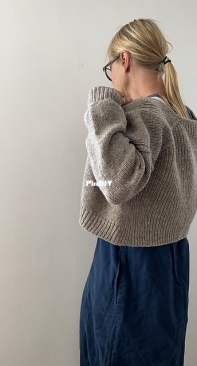 Kallias  Cardigan by Isabell Kraemer - German
