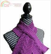 Holland Designs - Lisa van Klaveren - Cable Keyhole Scarf