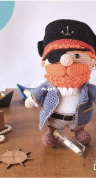 Gatofio Atelie - Mariana Chaves  - Enrico the Pirate - Pirata Enrico - Portuguese