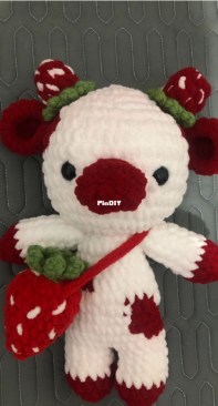 Vicky Knit Haven - Hà Phương Lê Thị - Stawberry Cow Plush