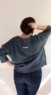 Calamus Sweater by Emily Greene - Russian Translation
