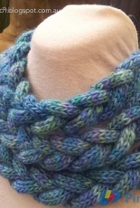Braided Cowl by Louise Fitzpatrick/ FitzBirch Crafts-Free