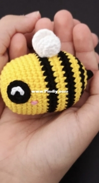 Stitch by Fay - Fay Lyth - Bee - Free