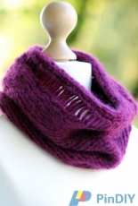 Balls to the Walls Knits-Magentalicious Cowl by Gretchen Tracy-Free
