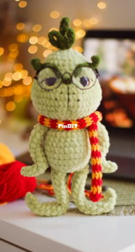 Wow Crochet Toys - Tatiana Lyssenko - Christmas Grinch - English