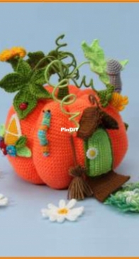 Esbelova - Elena Belova - Pumpkin House- English Translated