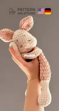 Frauskau - Janni Skau Christensen - Piglet snuggler