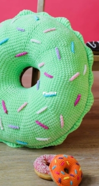 Gründl - Gründl Funny uni - Donut pillow - Donut-Kissen/Coussin Donut - German/French - Free