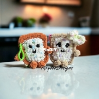 Maylee Designs - Angie Johnston - Low sew Frosty tart Keychain buddy - Free
